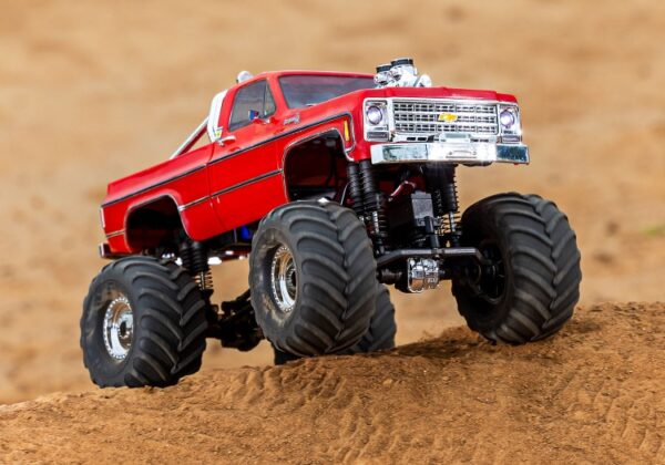 Traxxas TRX-4MT Chevrolet K-10 Monster Truck RTR Punane - 2S LiPo/USB Charger