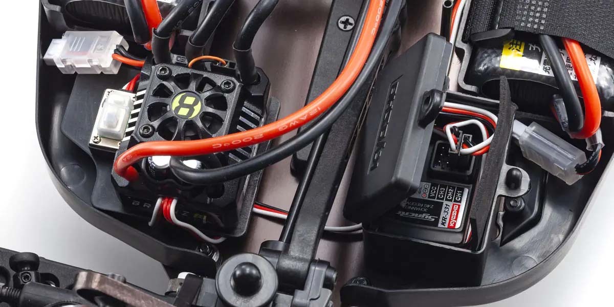 Kyosho Inferno MP10e RS + Pink Performance PP3-2S4000-D (x2) 5 Kyosho Inferno MP10e RS + Pink Performance PP3-2S4000-D (x2)