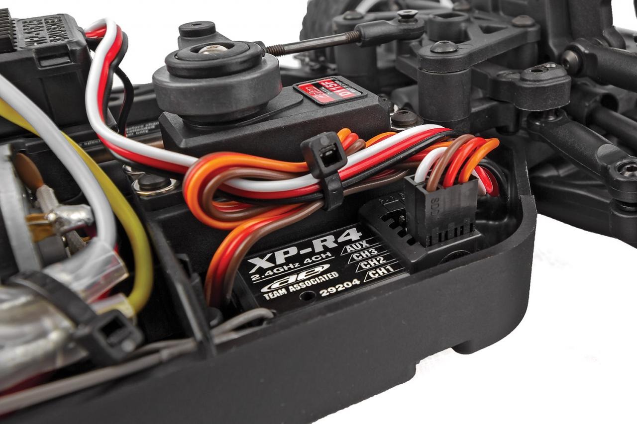 Team Associated Reflex 14R Hoonicorn RTR 16 Team Associated Reflex 14R Hoonicorn RTR