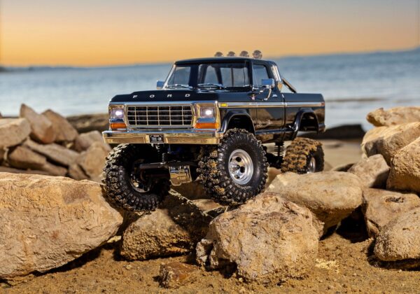 Traxxas TRX-4M 1/18 Ford F150 Lifted RTR Black - 2S LiPo/USB Charger