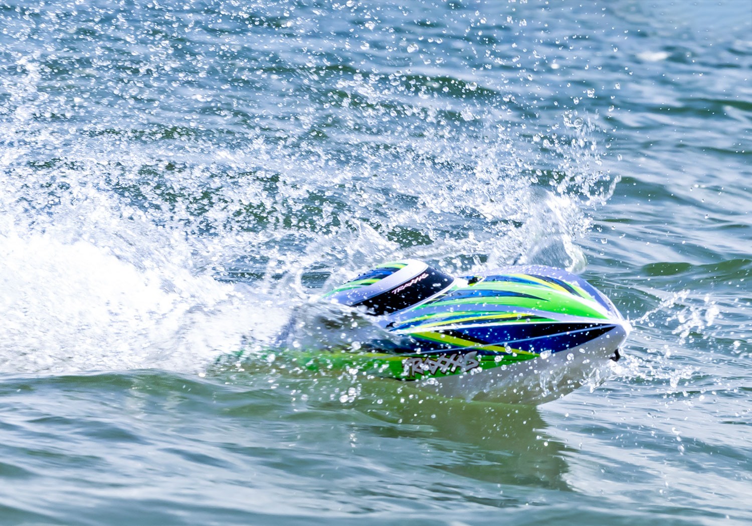 Traxxas Disruptor RC Boat Traxxas Disruptor 4S Green Brushless RC Speed Boat 40+mph 756mm RTR 21 Traxxas Disruptor 4S Green Brushless RC Speed Boat 40+mph 756mm RTR