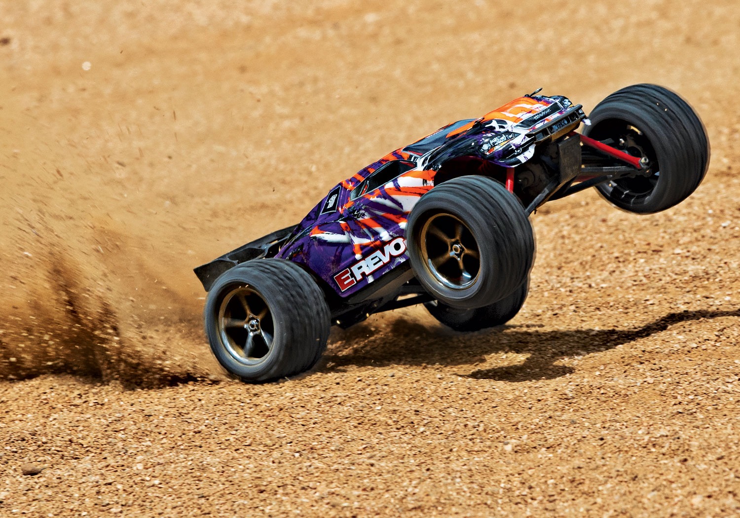 Traxxas E-Revo VXL 4x4 Brushless 1:16 Racing Truck RTR - Sinine 26 Traxxas E-Revo VXL 4x4 Brushless 1:16 Racing Truck RTR - Sinine