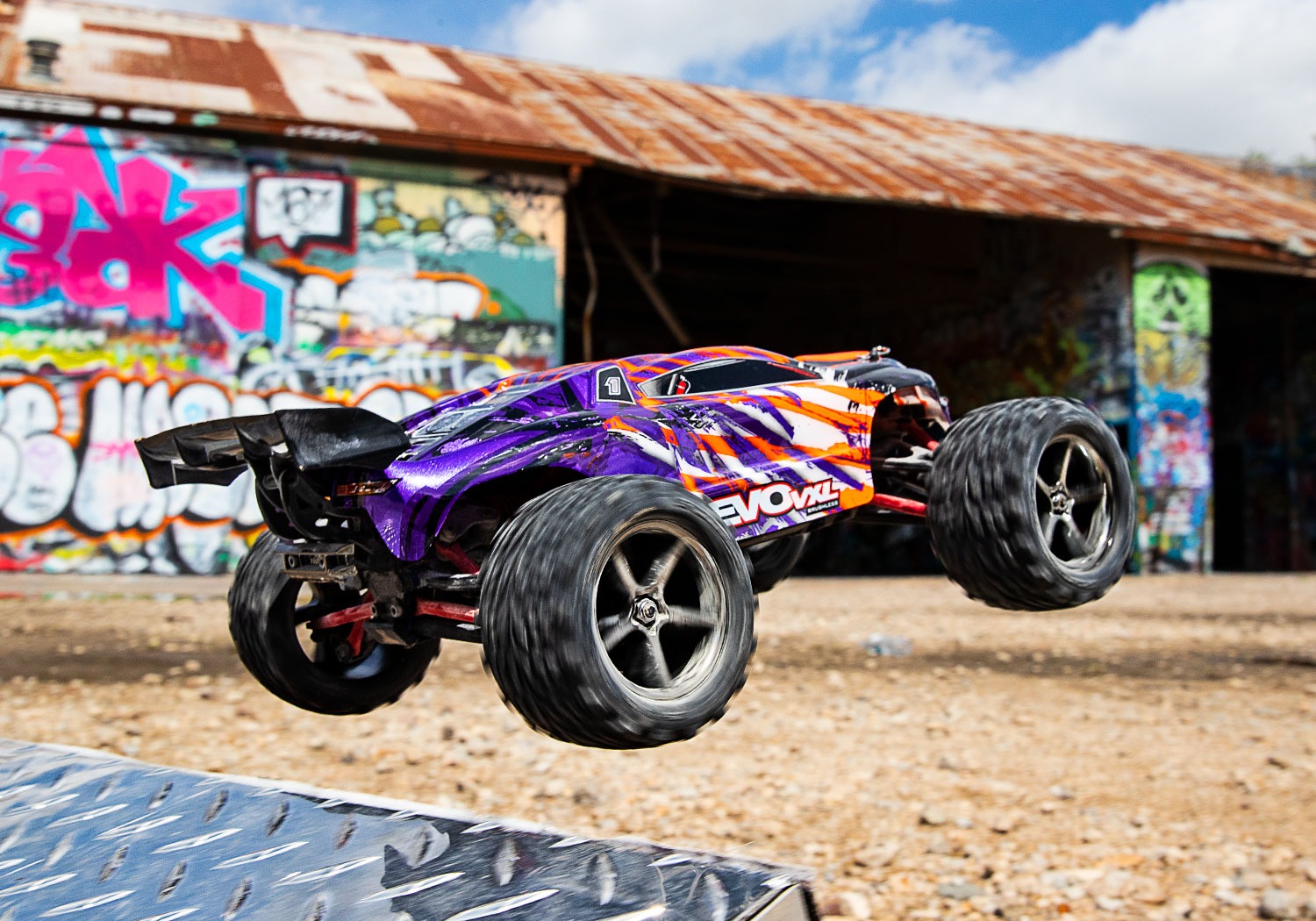 Traxxas E-Revo VXL Traxxas E-Revo VXL 4x4 Brushless 1:16 Racing Truck RTR - Purple 23 Traxxas E-Revo VXL 4x4 Brushless 1:16 Racing Truck RTR - Purple