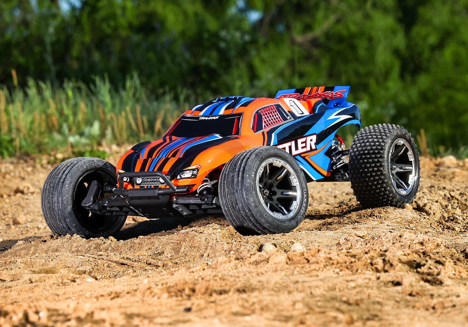 Traxxas Rustler XL-5 Pinkki Traxxas Rustler 2wd XL-5 1:10 Stadium Truck with battery - Pink 6 Traxxas Rustler XL-5 1:10 2wd -harrastusauto akulla - pinkki