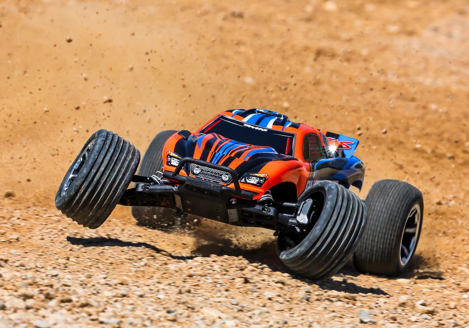 Traxxas Rustler XL-5 Punainen Traxxas Rustler 2wd XL-5 1:10 Stadium Truck with battery - Red 5 Traxxas Rustler XL-5 1:10 2wd Truck akulla - punainen