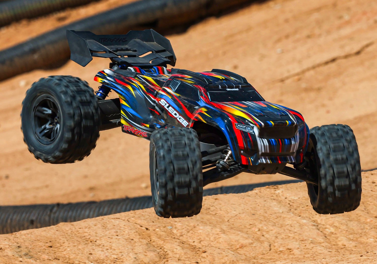 Traxxas Sledge 4x4 Belted 1/8 Monster-Truck Brushless RTR Green 28 Traxxas Sledge 4x4 Belted 1/8 Monster-Truck Brushless RTR Green