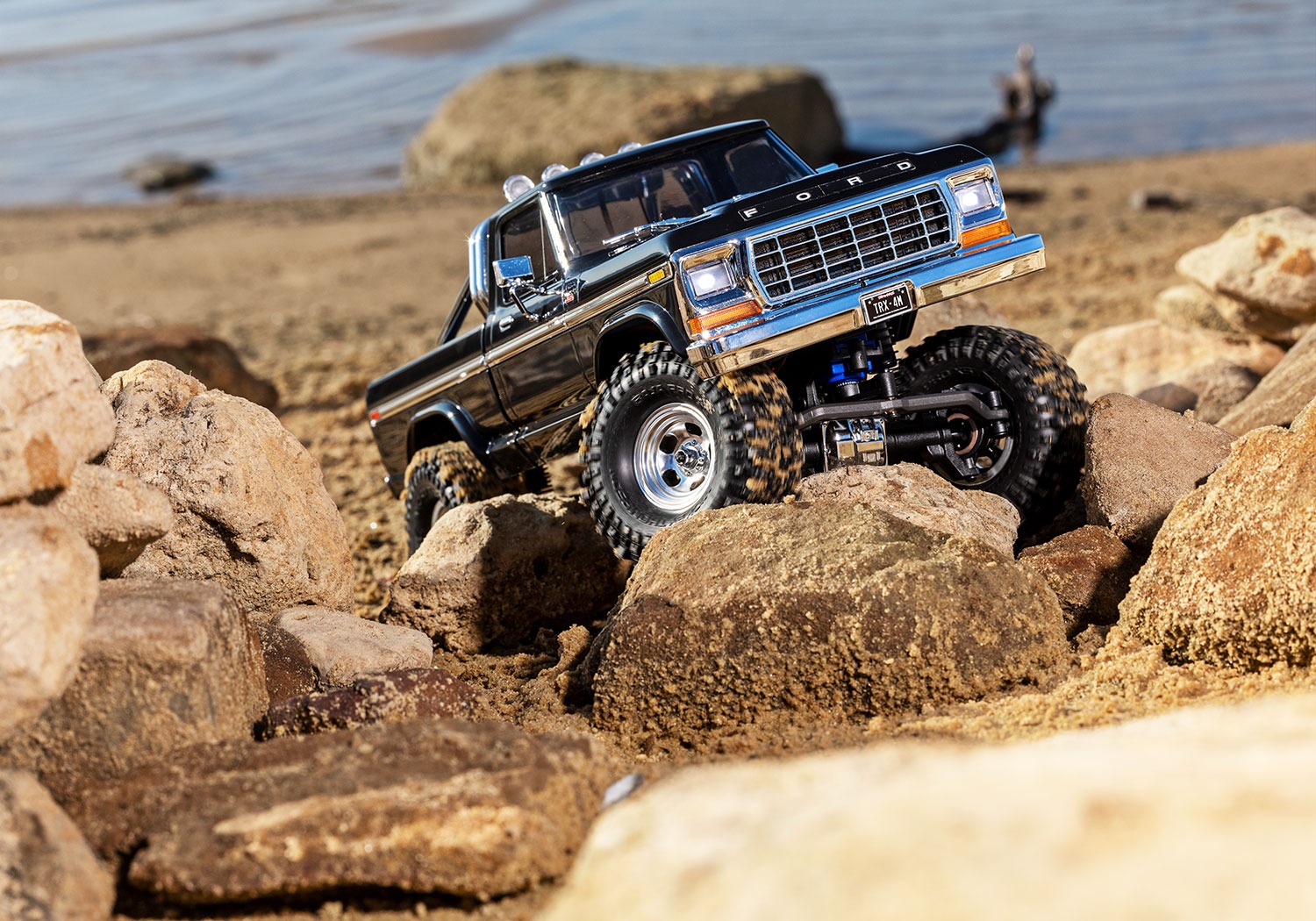 Traxxas TRX-4M 1/18 Ford F150 Lifted RTR Mini Crawler - must, 2S LiPo/USB Laadija 26 Traxxas TRX-4M 1/18 Ford F150 Lifted RTR Mini Crawler - must, 2S LiPo/USB Laadija