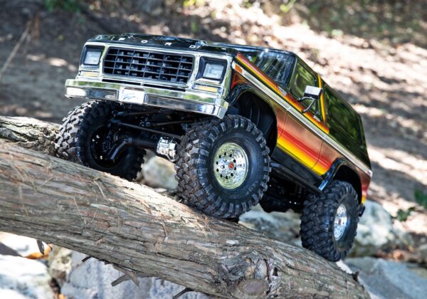 Traxxas TRX-4 Ford Bronco 1979 1/10 Crawler Brushed Clipless RTR Punane