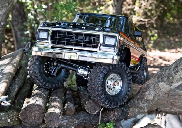 Traxxas TRX-4 Ford Bronco 1979 1/10 Crawler Brushed Clipless RTR Punane