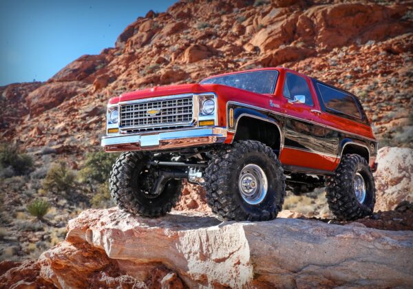 Traxxas TRX-4 Chevy Blazer 1979 1/10 Crawler Brushed Clipless RTR Punane