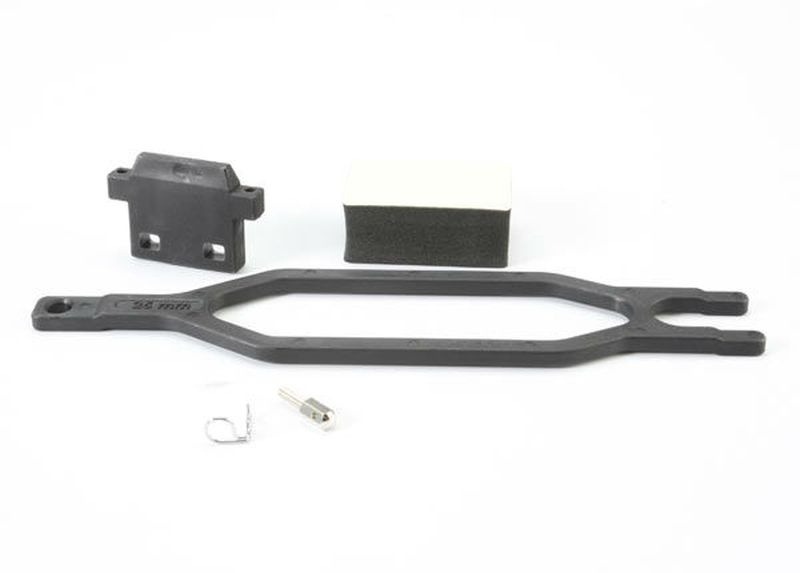 Traxxas akkukiinnike ruuveineen #TRX5827 1 Traxxas Battery Hold Down with Hardware #TRX5827