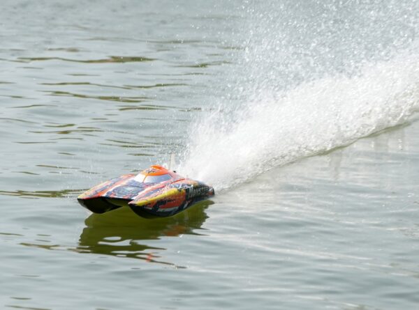 Joysway Monster Catamaran 570mm RTR RC Paat #JW8654-RTR