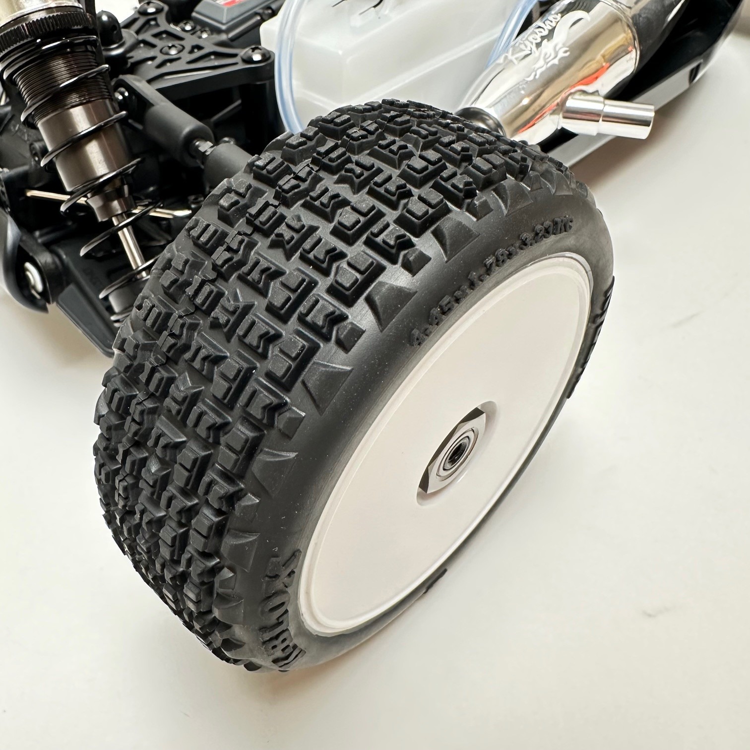 Kyosho Inferno MP10 1:8 RC Nitro REDS Edition 4 Kyosho Inferno MP10 1:8 RC Nitro REDS Edition