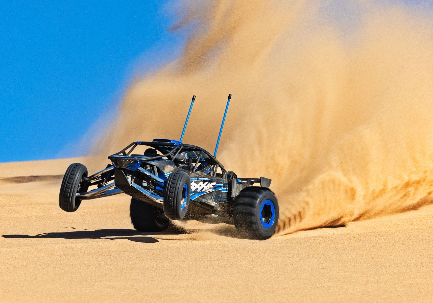 Traxxas Funco Pro Scale Replica 8S VXL Blau 1/6 RTR RC-Auto 4 Traxxas Funco Pro Scale Replica 8S VXL Blau 1/6 RTR RC-Auto