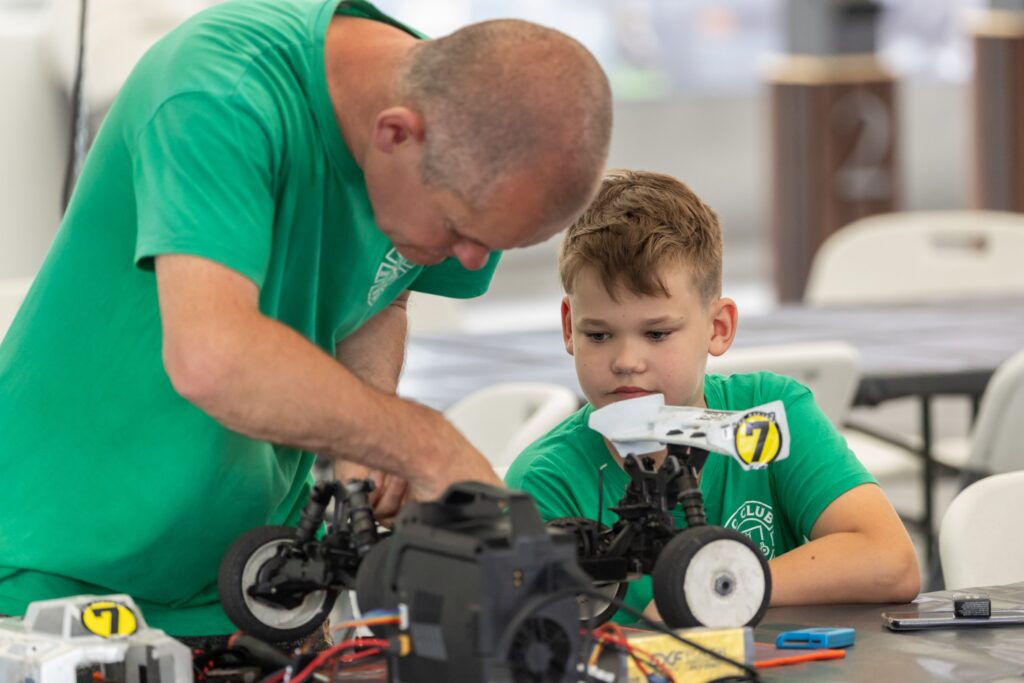 RC Autod – hobi, mis viib ekraanidest eemale ja toob pere õue