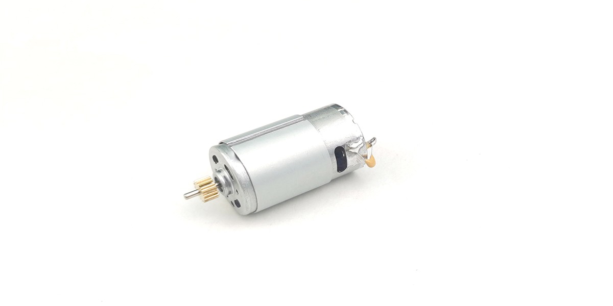 Joysway Mad Shark V3 (brushed) 390 Mootor & Metal Gear 1 Joysway Mad Shark V3 (brushed) 390 Motor & Metal Gear