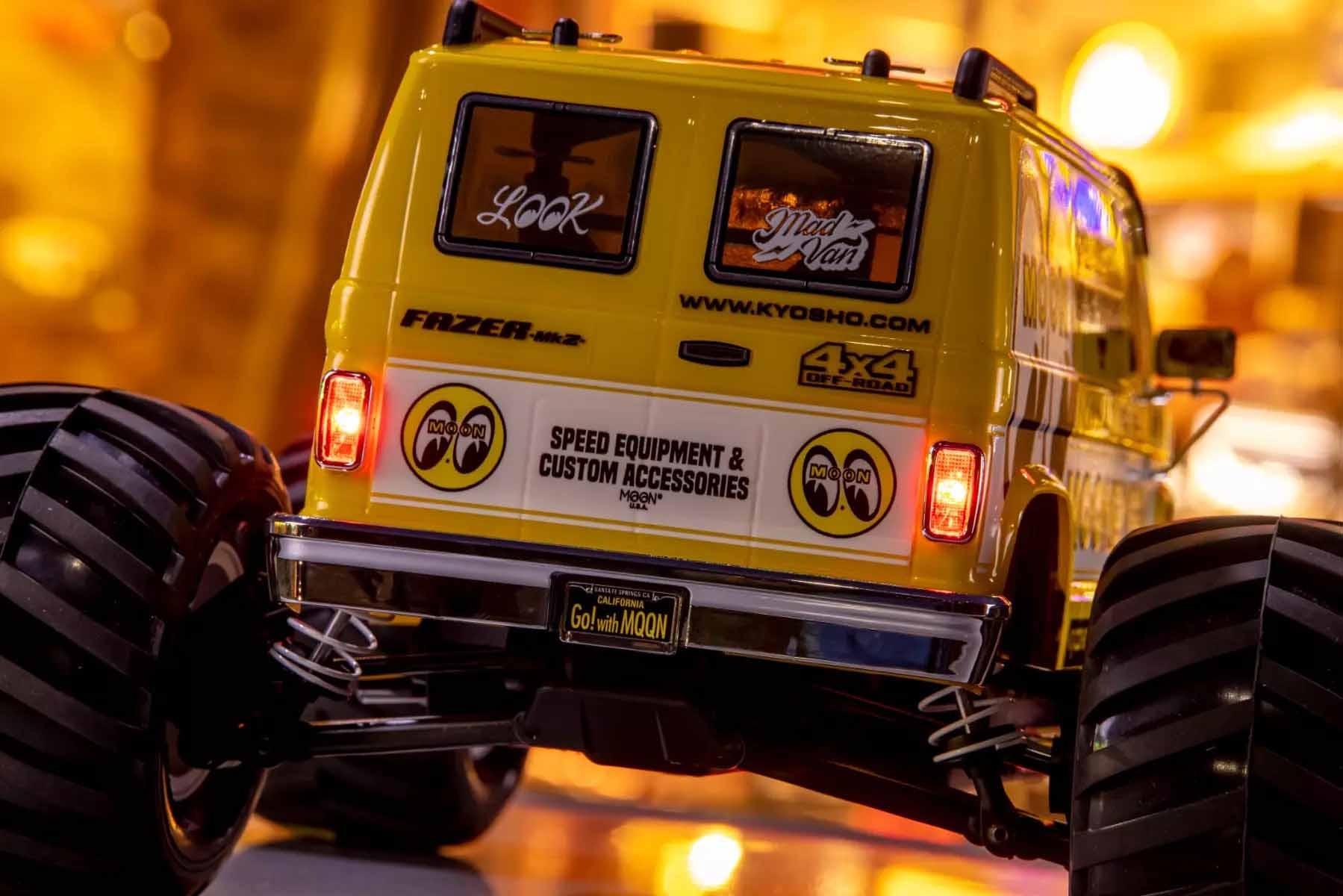 kyosho mad van mooneyes Kyosho Fazer FZ02-L - Mad Van MOONEYES - 1:10 4wd RTR Monster Truck 10 Kyosho Fazer FZ02-L - Mad Van MOONEYES - 1:10 4wd RTR Monster Truck