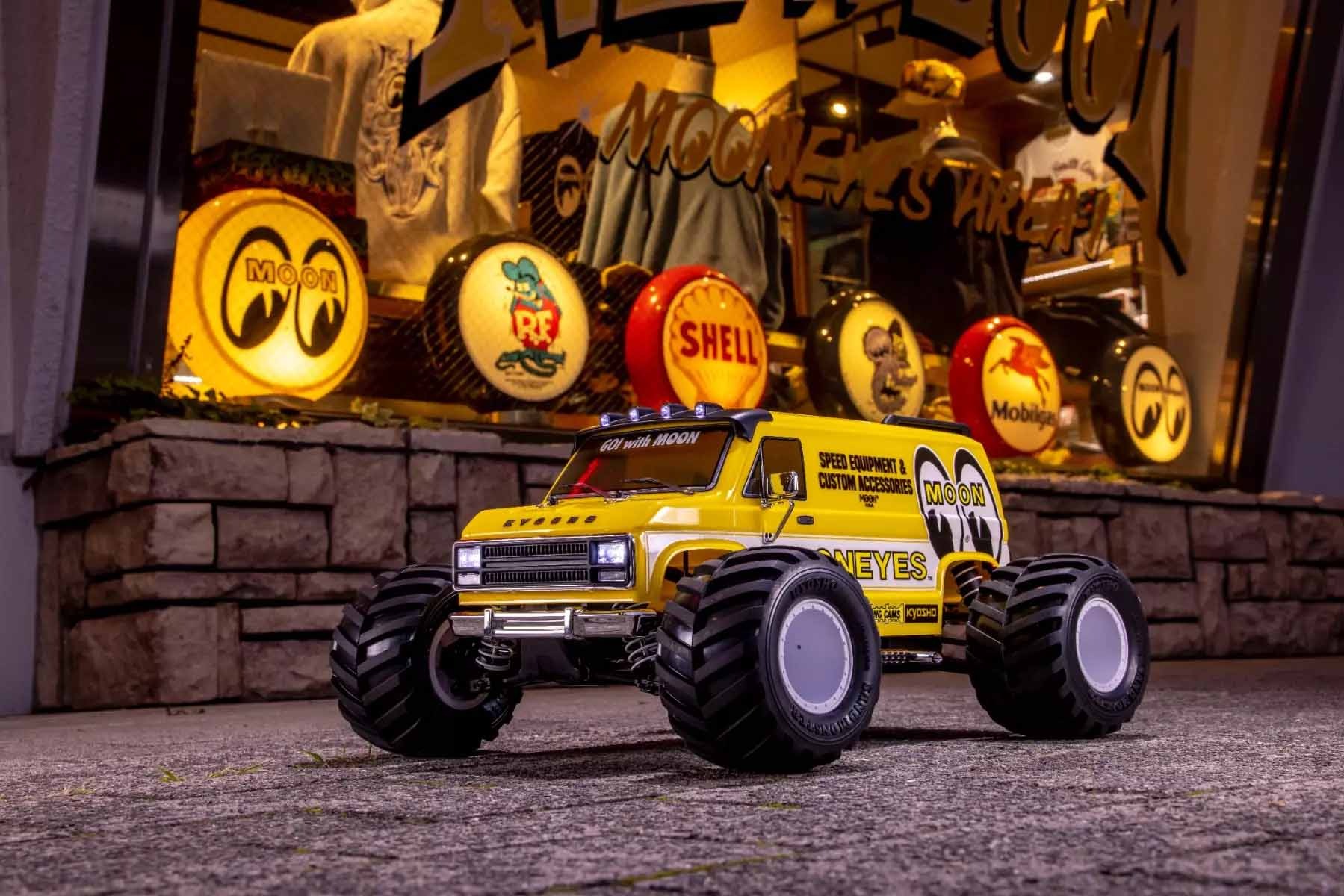 kyosho mad van mooneyes Kyosho Fazer FZ02-L - Mad Van MOONEYES - 1:10 4wd RTR Monster Truck 8 Kyosho Fazer FZ02-L - Mad Van MOONEYES - 1:10 4wd RTR Monster Truck