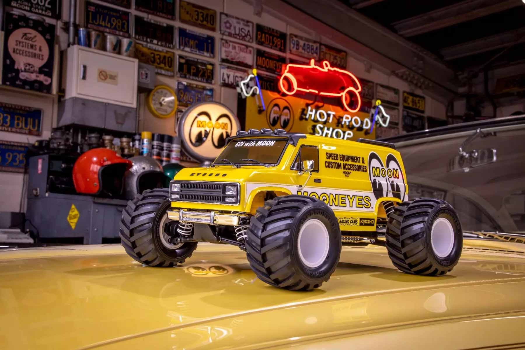 kyosho mad van mooneyes Kyosho Fazer FZ02-L - Mad Van MOONEYES - 1:10 4wd RTR Monster Truck 12 Kyosho Fazer FZ02-L - Mad Van MOONEYES - 1:10 4wd RTR Monster Truck