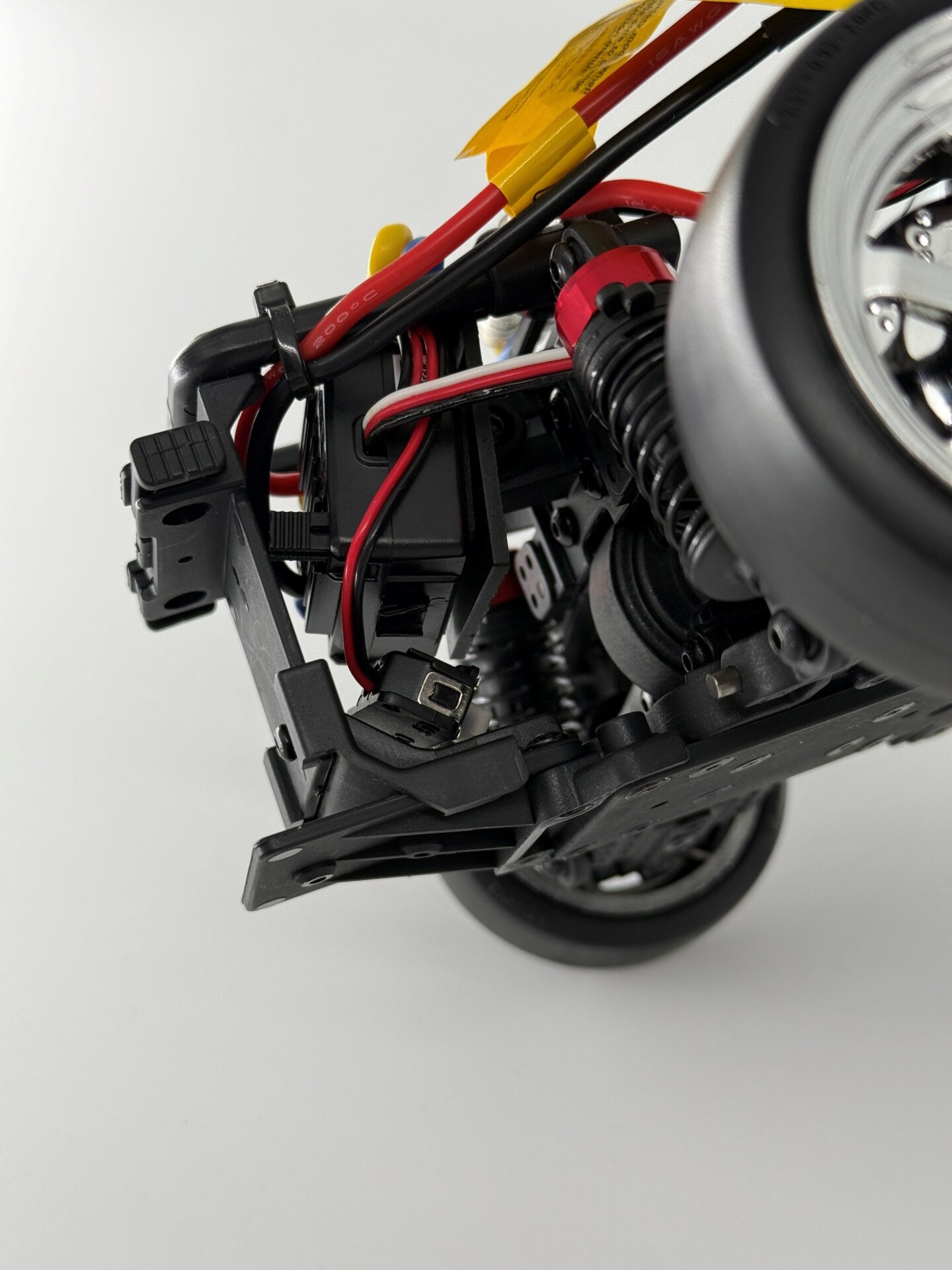 Kyosho 2021 Toyota Tundra Drift Black - 1:10 RWD RTR Driftiauto - Kasutatud 4 Kyosho 2021 Toyota Tundra Drift Black - 1:10 RWD RTR Driftiauto - Kasutatud