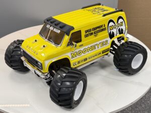 Kyosho Fazer FZ02-L - MadVan MOONEYES - 1:10 4wd RTR Monster Truck - Kasutatud