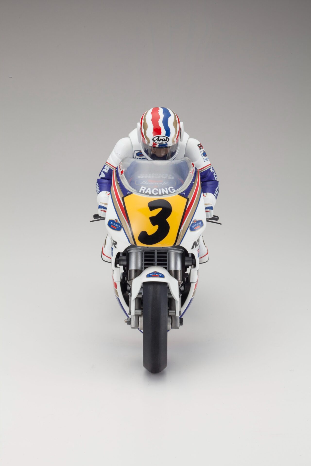 Kyosho Honda NSR500 1991 – Hanging On Racer – 1:8 RC Motorcycle Kit #34932B 5 kyosho-honda-nsr500-1991-34932b-5